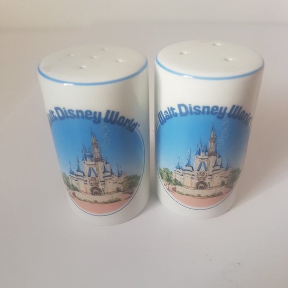 Vintage Walt Disney World Salt and Pepper Shakers with Cinderella’s Castle Japan - Picture 6 of 11